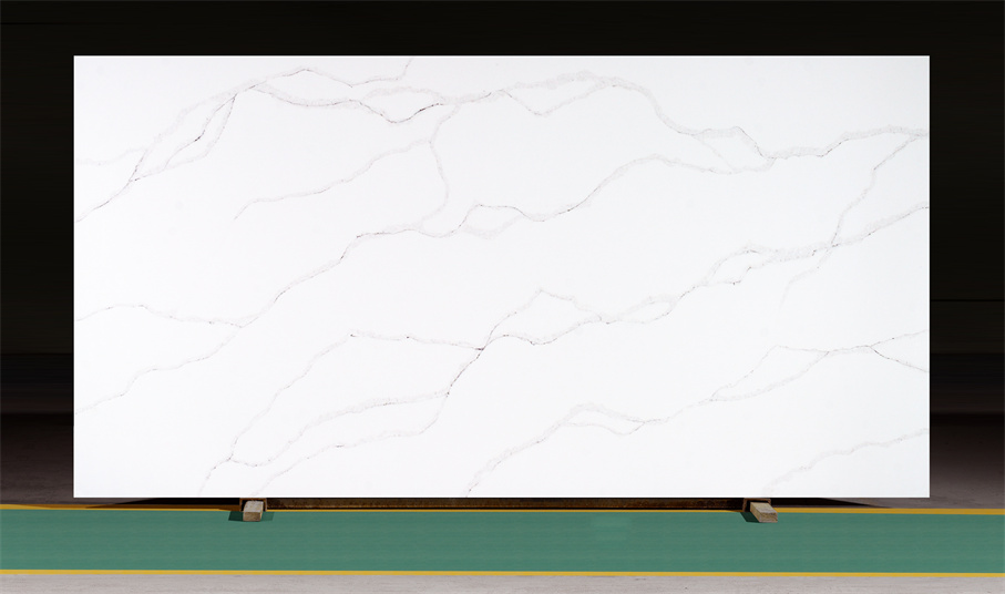SG010 White Spider quartz slab - full view of polished 62x124 inch slab